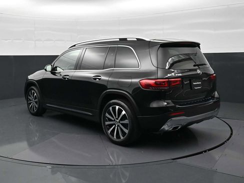 Used 2022 Mercedes-Benz GLB 250 image 3