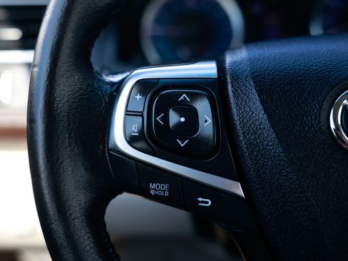 Used 2017 Toyota Camry XLE w/ Moonroof Package image 30