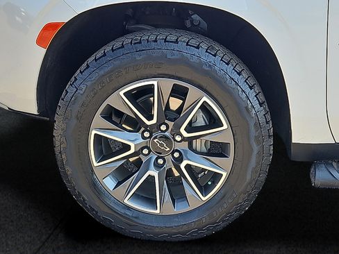 Used 2024 Chevrolet Tahoe Z71 AWD/4WD image 8