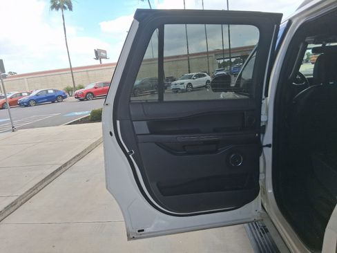 Used 2022 Ford Expedition Max Limited RWD image 18