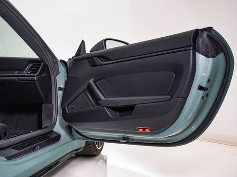 Certified 2025 Porsche 911 Carrera T RWD image 18
