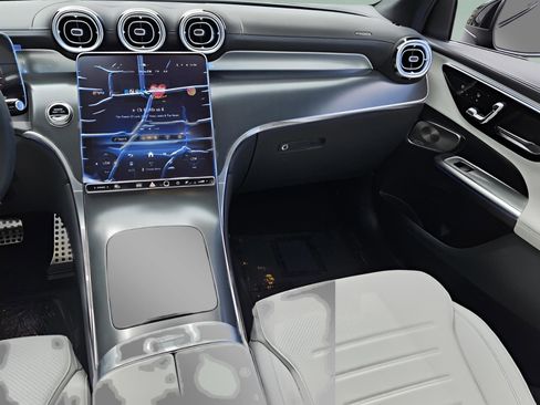 New 2026 Mercedes-Benz GLC 300 image 11