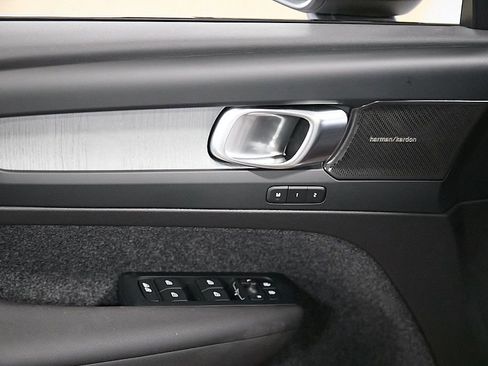 New 2026 Volvo XC40 B5 Ultra w/ Climate Package image 11