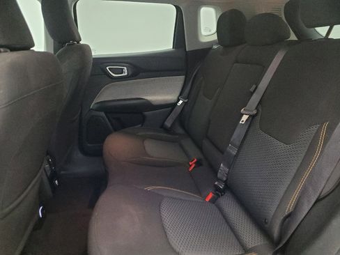 Used 2022 Jeep Compass Sport image 18