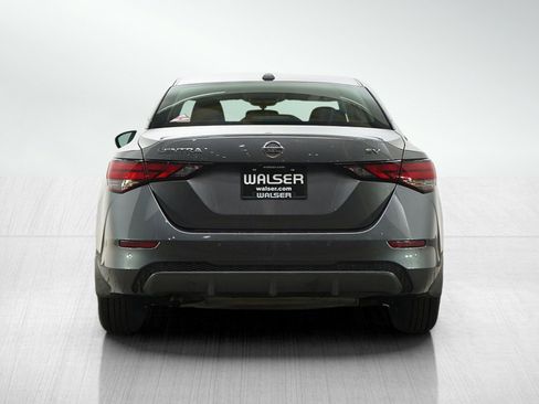 Used 2021 Nissan Sentra SV image 4