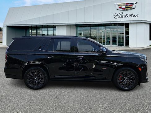 Used 2024 Cadillac Escalade V w/ LPO, ONYX Package AWD/4WD image 6
