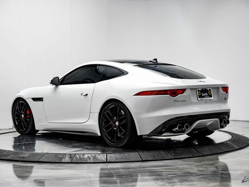 Used 2016 Jaguar F-TYPE R image 8