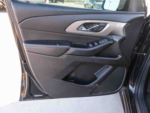 Used 2020 Chevrolet Traverse LS w/ LPO, Black Accent Package FWD image 23