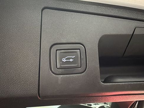 Used 2021 Cadillac XT4 Premium Luxury FWD image 31