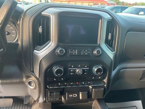 Used 2021 Chevrolet Silverado 1500 LT Trail Boss w/ Convenience Package II image 11