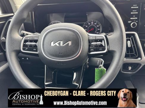 Used 2023 Kia Sorento LX image 37