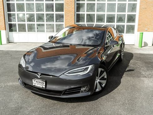 Used 2021 Tesla Model S Long Range Plus AWD/4WD image 2