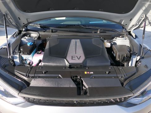 Used 2024 Kia EV6 GT-Line w/ GT-Line White Seat Package image 28