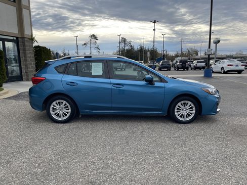Used 2018 Subaru Impreza 2.0i Premium AWD/4WD image 2