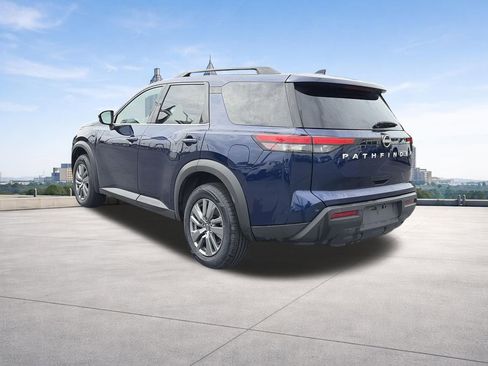 Used 2025 Nissan Pathfinder SV FWD image 3