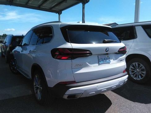 Used 2026 BMW X5 xDrive40i AWD/4WD image 3