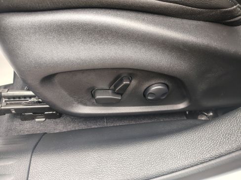 Certified 2025 Jeep Compass Limited AWD/4WD image 18