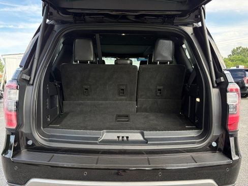 Used 2018 Ford Expedition Limited w/ Equipment Group 301A AWD/4WD image 16