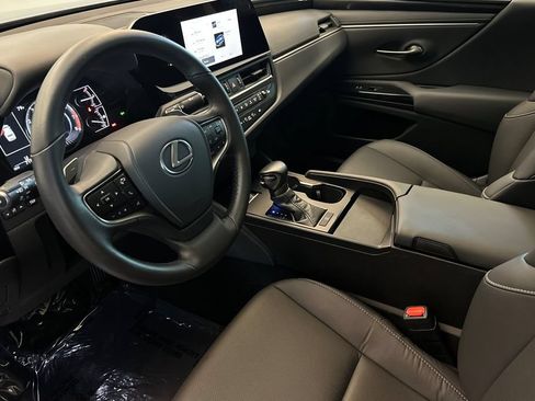 Certified 2025 Lexus ES 350 w/ Accessory Package (Z2) FWD image 10