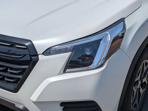 Used 2022 Subaru Forester Premium AWD/4WD image 16