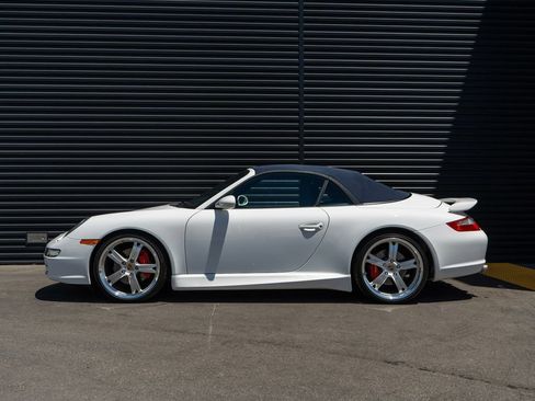 Used 2006 Porsche 911 Carrera S RWD image 2