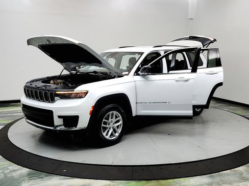 Used 2021 Jeep Grand Cherokee L Laredo w/ Luxury Tech Group I AWD/4WD image 9