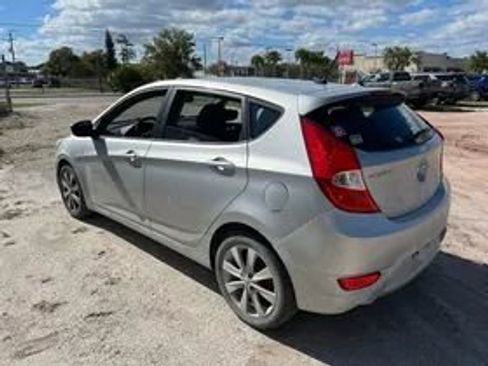 Used 2013 Hyundai Accent SE image 7