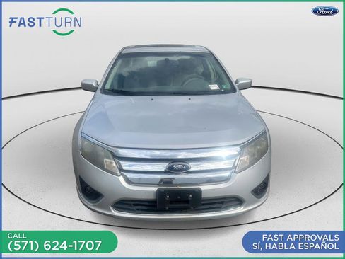 Used 2010 Ford Fusion SE FWD image 2