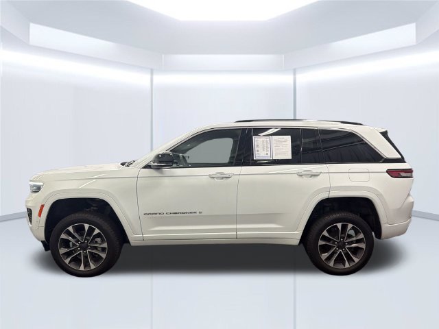Used 2023 Jeep Grand Cherokee Overland AWD/4WD image 2