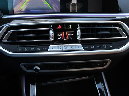 Used 2023 BMW X5 xDrive40i w/ Premium Package image 21