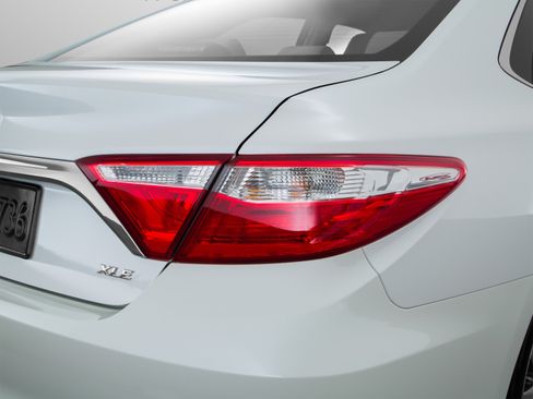 Used 2017 Toyota Camry SE FWD image 54