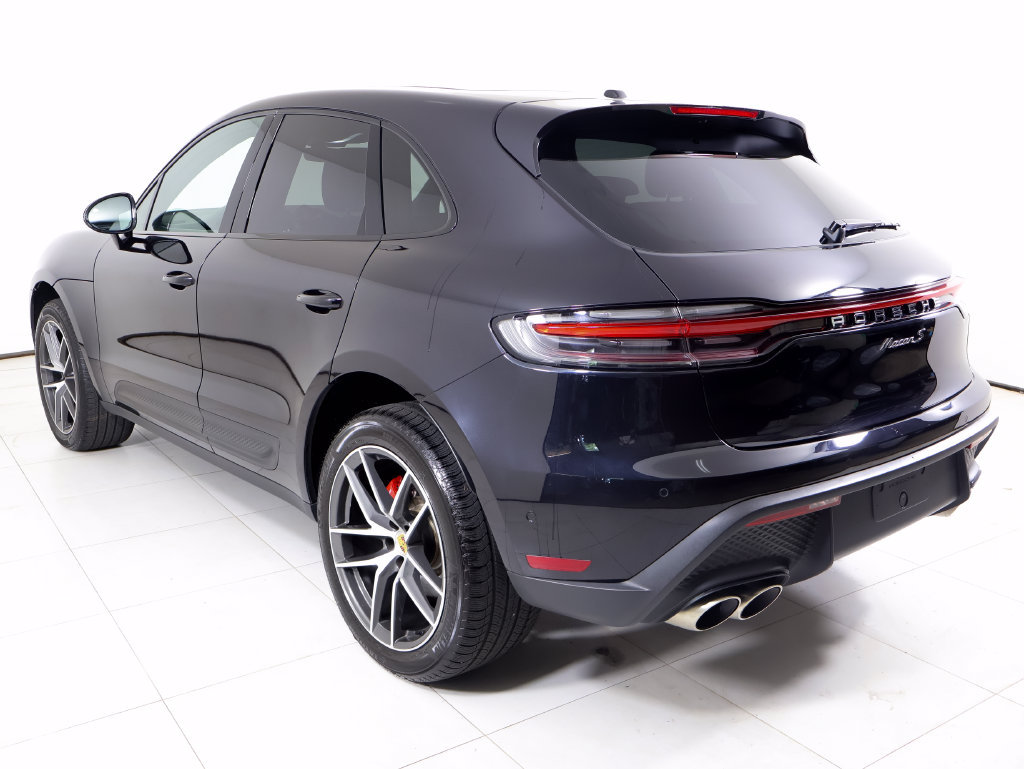 Certified 2023 Porsche Macan S AWD/4WD image 3