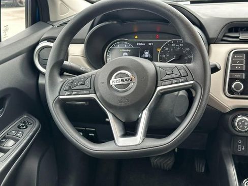 Used 2022 Nissan Versa SV image 12