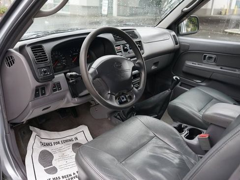 Used 2000 Nissan Xterra SE image 11