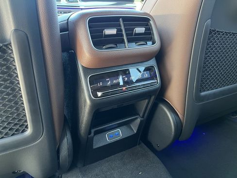 Certified 2025 Mercedes-Benz GLE 450e 4MATIC image 48