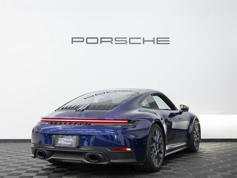Used 2025 Porsche 911 Carrera T RWD image 4