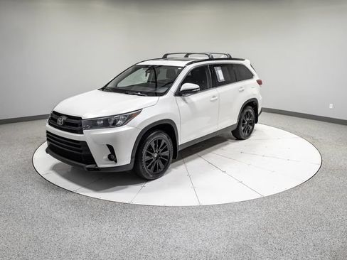 Used 2019 Toyota Highlander SE AWD/4WD image 37