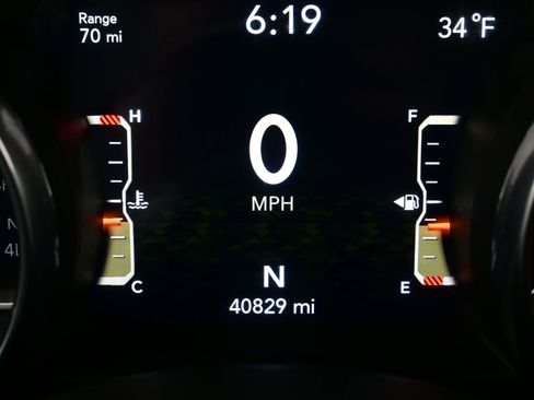 Used 2018 Jeep Wrangler Unlimited Sahara w/ Dual Top Group image 22