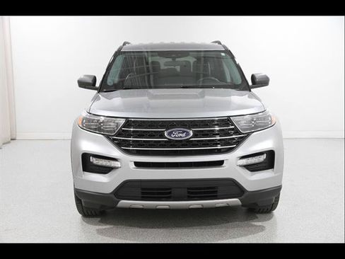 Certified 2023 Ford Explorer XLT w/ Equipment Group 202A AWD/4WD image 2