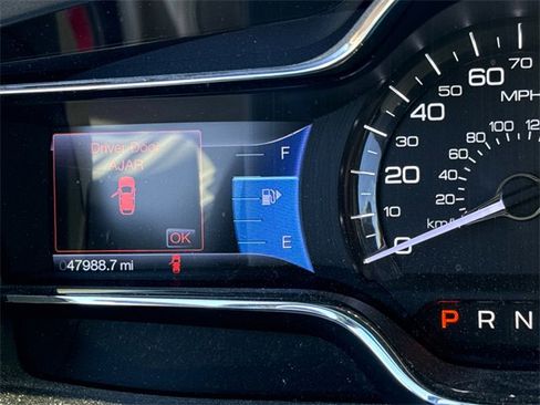 Used 2013 Lincoln MKS image 25