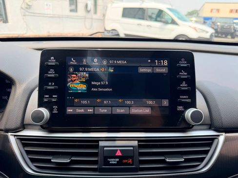 Used 2018 Honda Accord Sport image 29