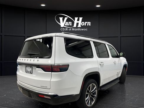 Used 2024 Jeep Wagoneer Series II w/ Premium Group I AWD/4WD image 7
