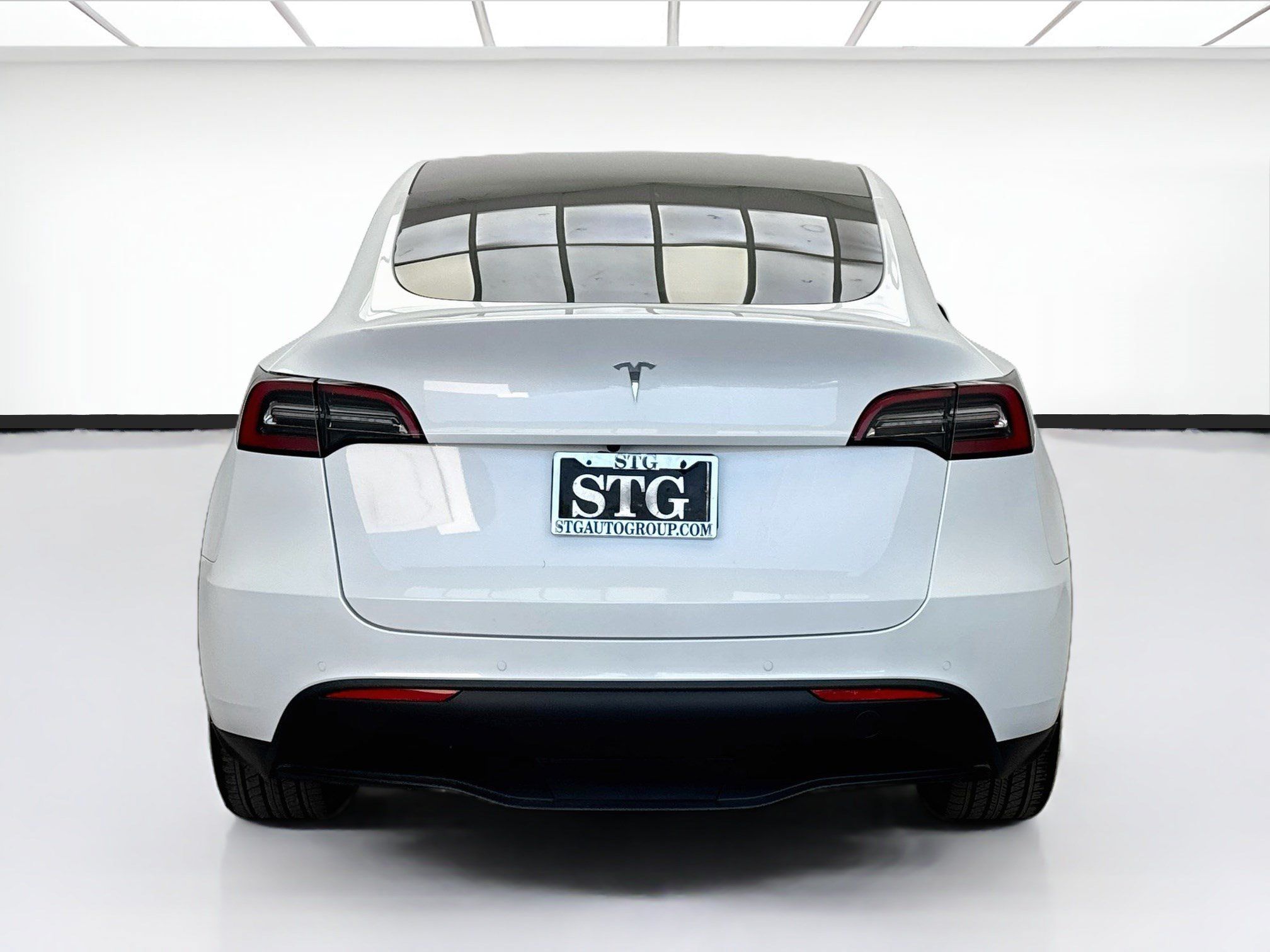 Used 2022 Tesla Model Y Long Range AWD/4WD image 5