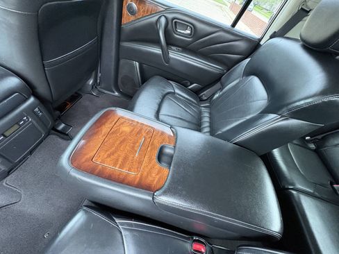 Used 2016 INFINITI QX80 4WD w/ Deluxe Technology Package image 24