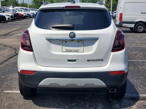 Used 2021 Buick Encore Preferred w/ Safety Package II FWD image 4