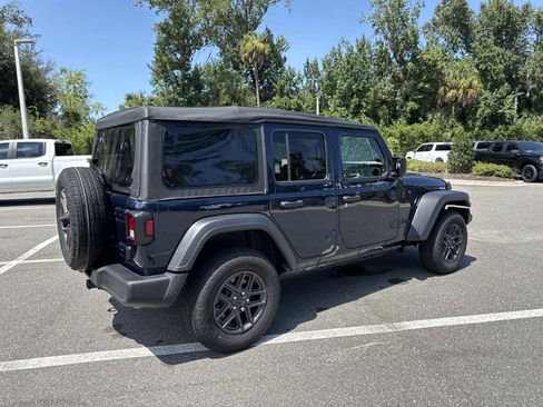 Used 2025 Jeep Wrangler Unlimited Sport AWD/4WD image 3