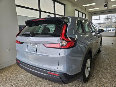 Used 2023 Honda CR-V LX image 2