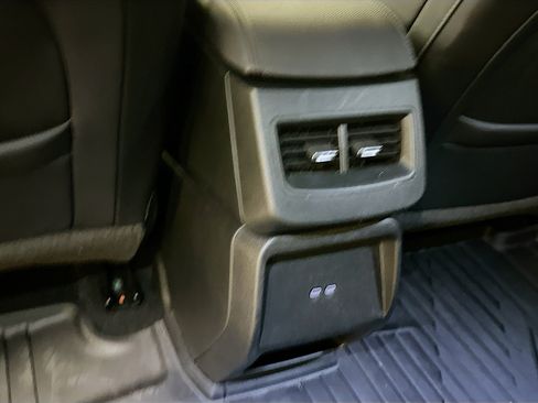 Used 2024 Chevrolet Equinox EV RS AWD/4WD image 29