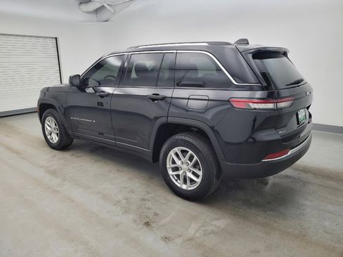 Used 2023 Jeep Grand Cherokee Laredo X image 3