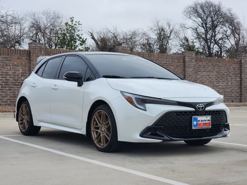 Used 2025 Toyota Corolla Hatchback image 4